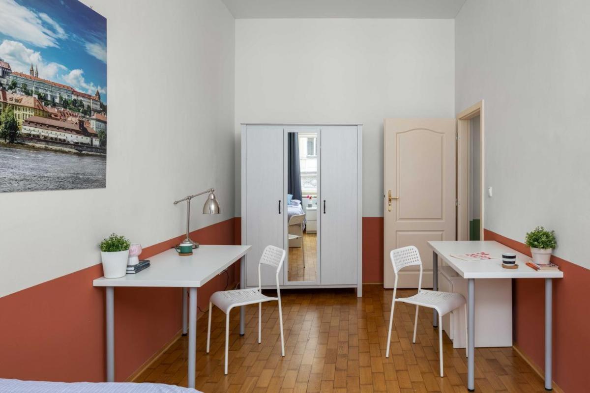 Letna Apartments Prag Exteriör bild