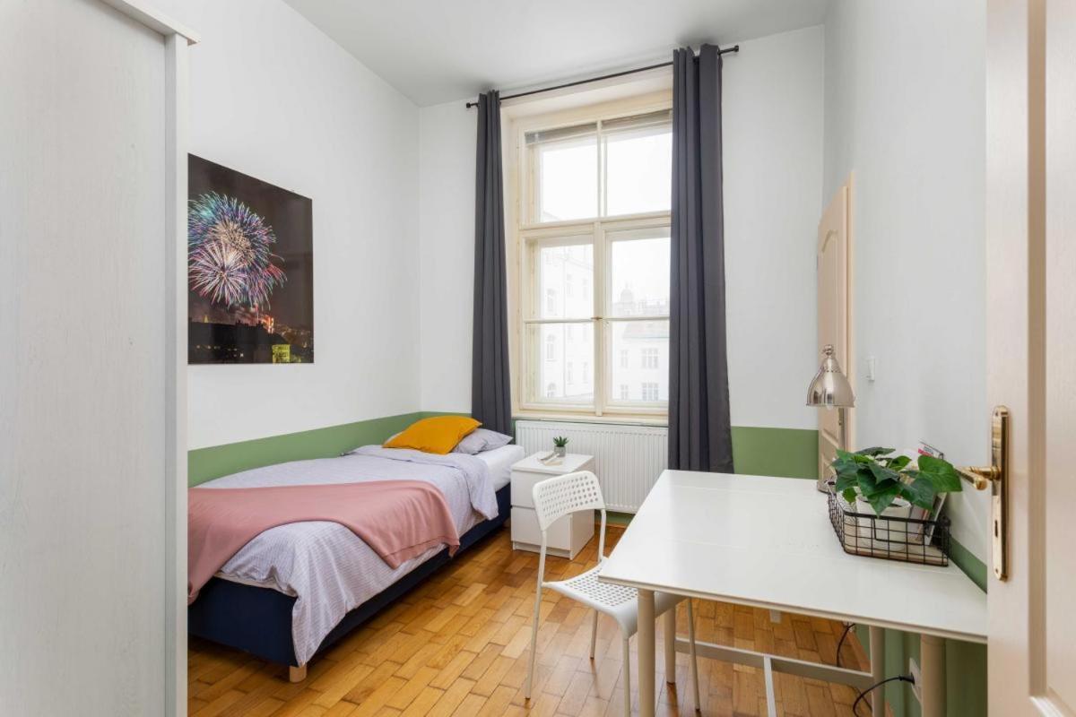Letna Apartments Prag Exteriör bild