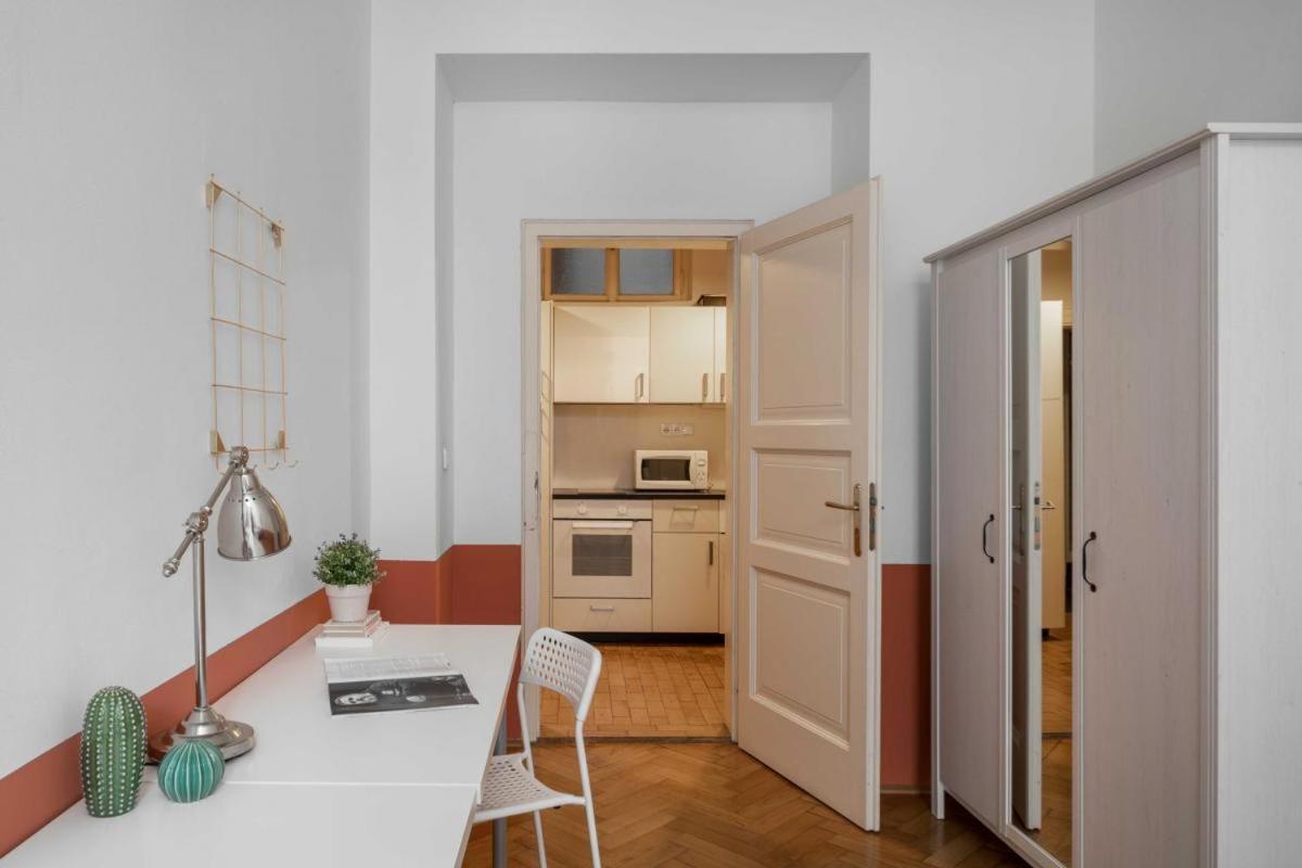 Letna Apartments Prag Exteriör bild