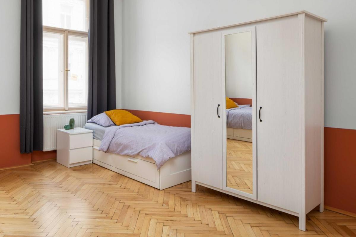 Letna Apartments Prag Exteriör bild